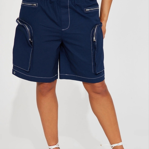 Fashion Nova Fair and Square Contrast Stitch Navy Shorts Size Large - Picture 1 of 8
